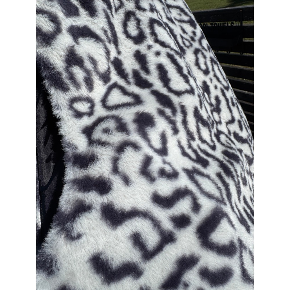 Charlie Paige Faux Fur Leopard Print Vest – Gray & Black – Size Large‎ - Picture 8 of 8